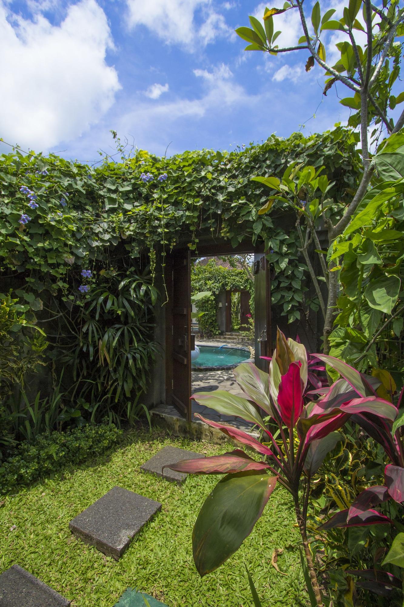 Ladera Villa Ubud Exterior photo